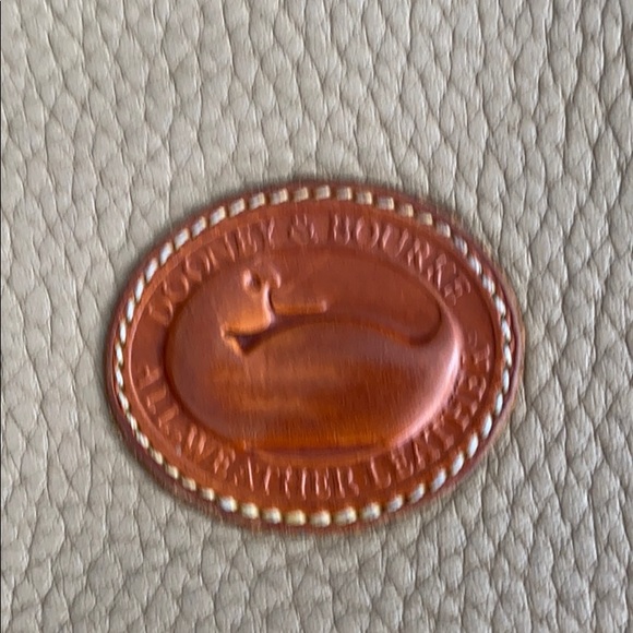 Dooney & Bourke- All Weather Leather shoulder bag - Picture 9 of 9